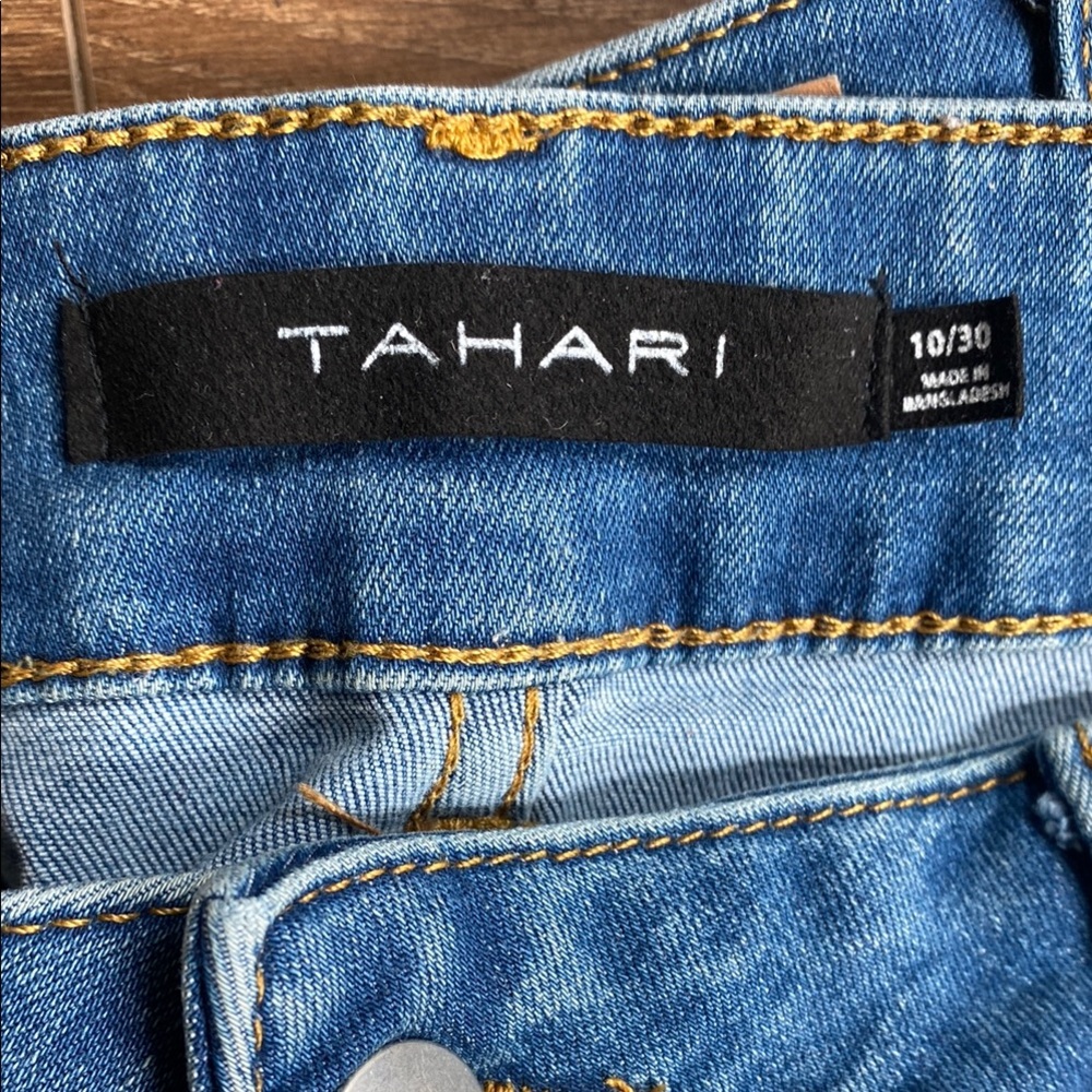 ✨TAHARI Distressed Jeans - Size 10 - Picture 5 of 7